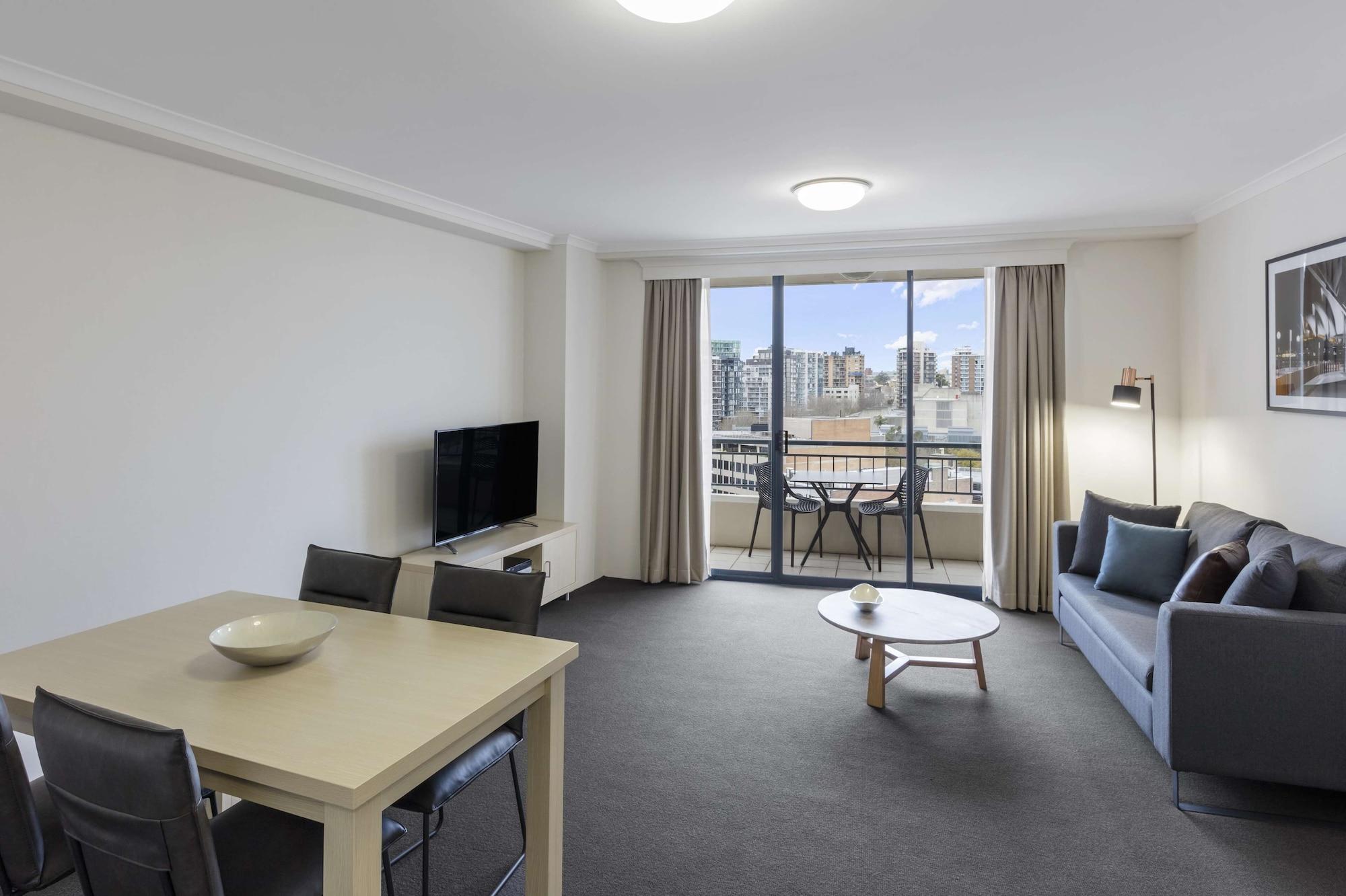 Oaks Sydney Castlereagh Suites Экстерьер фото