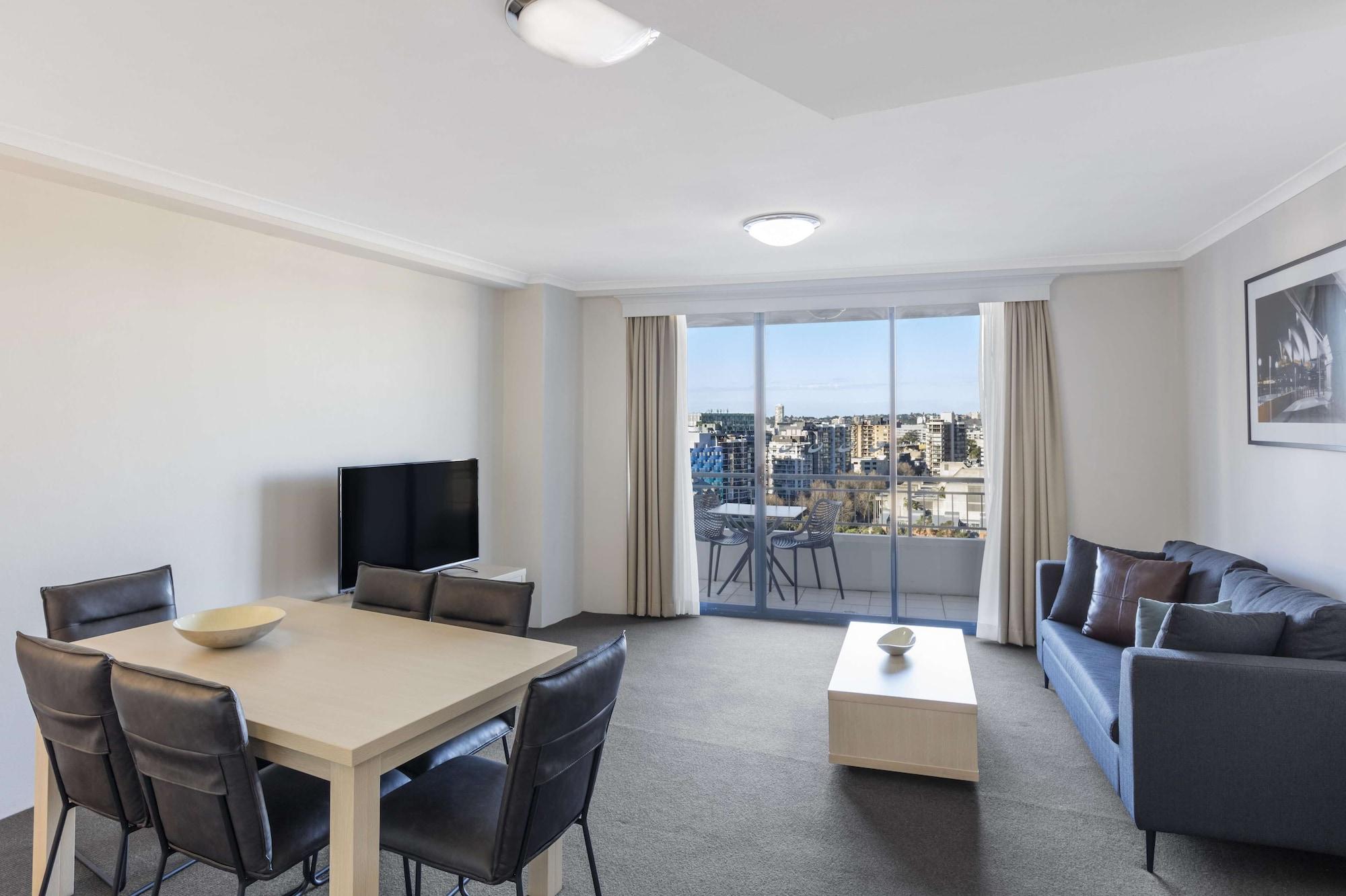 Oaks Sydney Castlereagh Suites Экстерьер фото