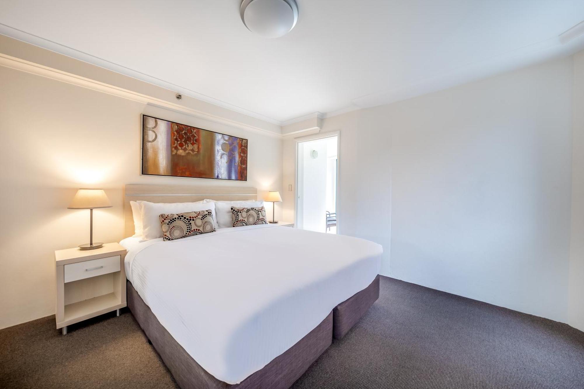 Oaks Sydney Castlereagh Suites Экстерьер фото